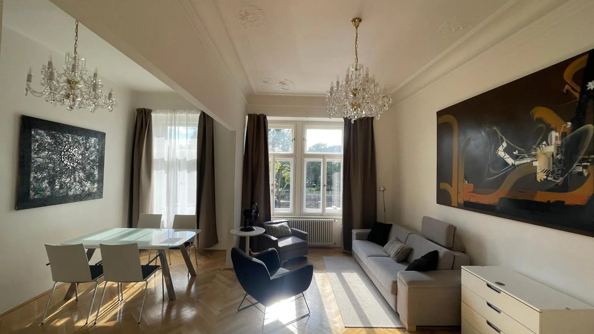 River View Apartment Manes location